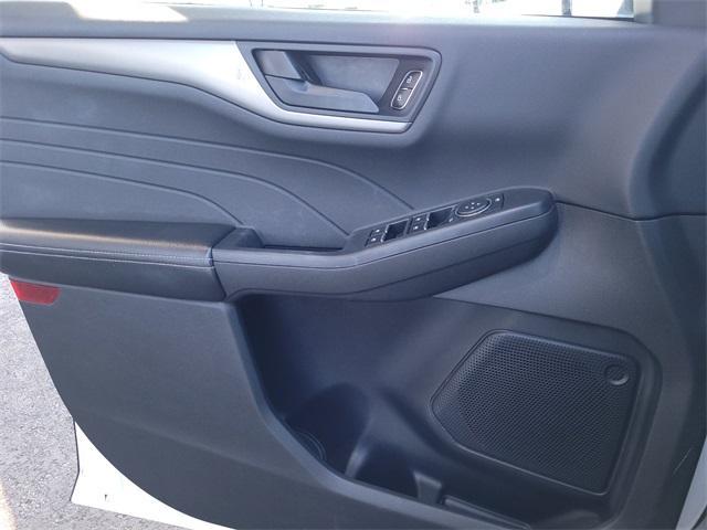 Photo of 2023 Oxford White Ford Escape