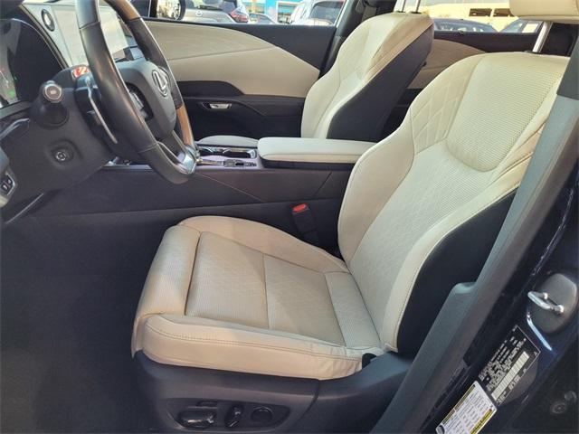 Photo of 2024 Mica Lexus RX 350h