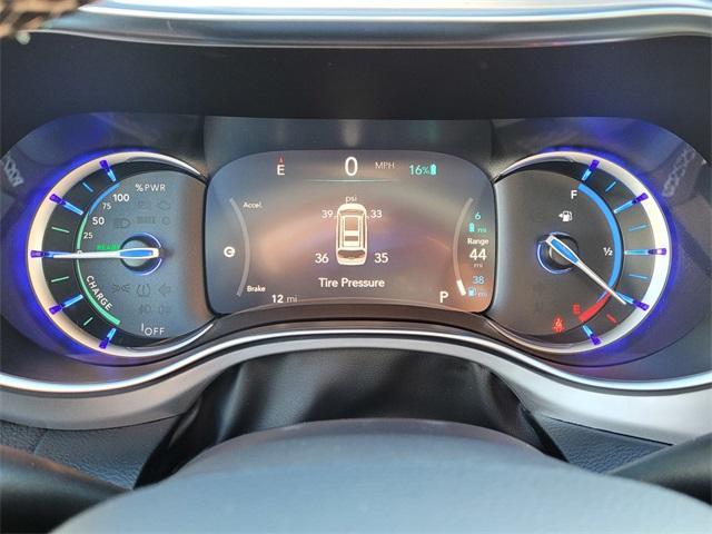 Photo of 2025 Bright White Clearcoat Chrysler Pacifica Hybrid