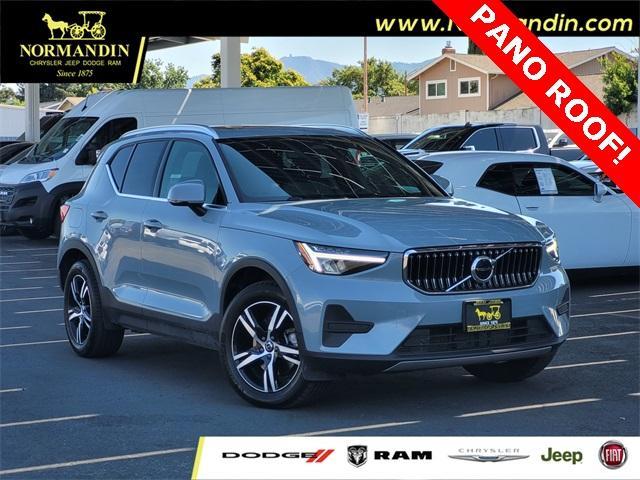 2025 Volvo XC40