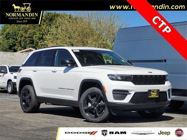 Photo of 2025 Bright White Clearcoat Jeep Grand Cherokee