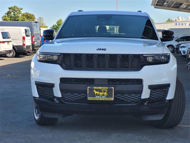 Photo of 2024 Bright White Clearcoat Jeep Grand Cherokee L