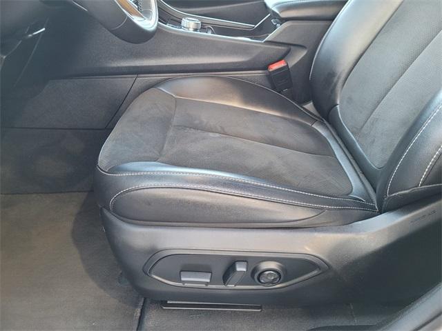 Photo of 2024 Bright White Clearcoat Jeep Grand Cherokee L