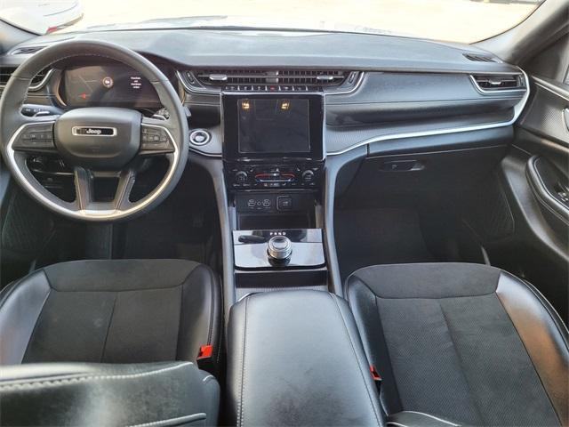 Photo of 2024 Bright White Clearcoat Jeep Grand Cherokee L