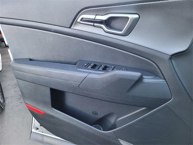 Photo of 2024 Steel Gray Kia Sportage