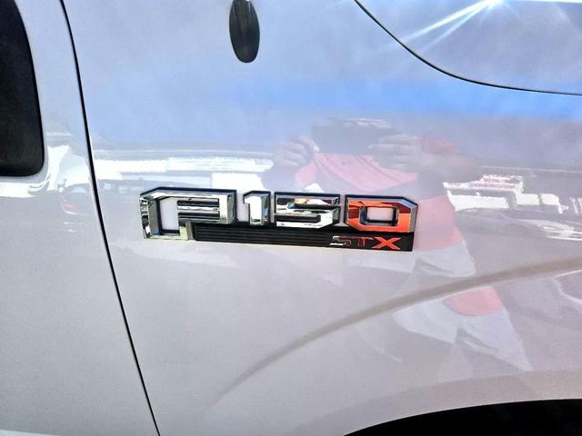 Photo of 2020 Oxford White Ford F-150