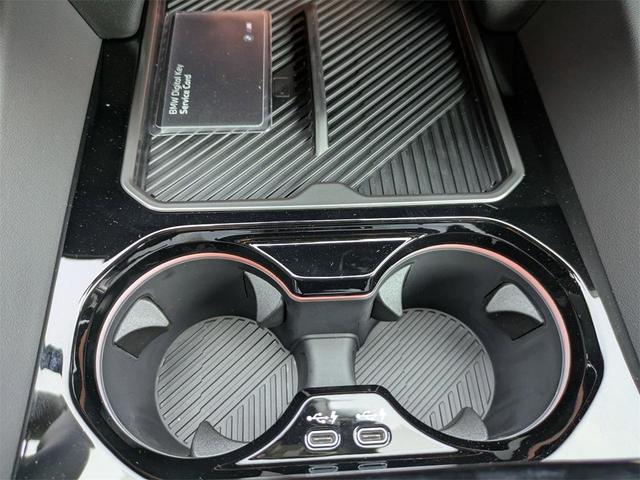 Photo of 2026 Dark Graphite Metallic BMW 550e