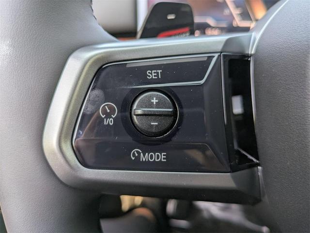 Photo of 2026 Dark Graphite Metallic BMW 550e