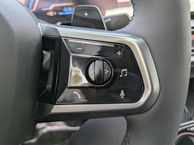Photo of 2026 Dark Graphite Metallic BMW 550e