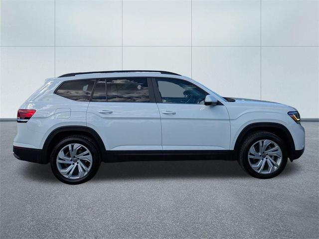 Photo of 2022 Pure White Volkswagen Atlas