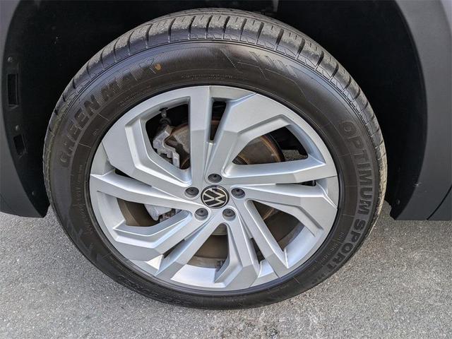 Photo of 2022 Pure White Volkswagen Atlas