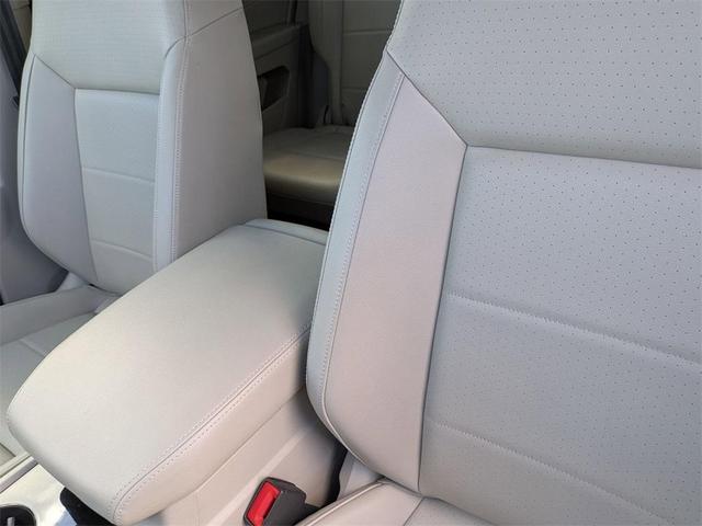 Photo of 2022 Pure White Volkswagen Atlas