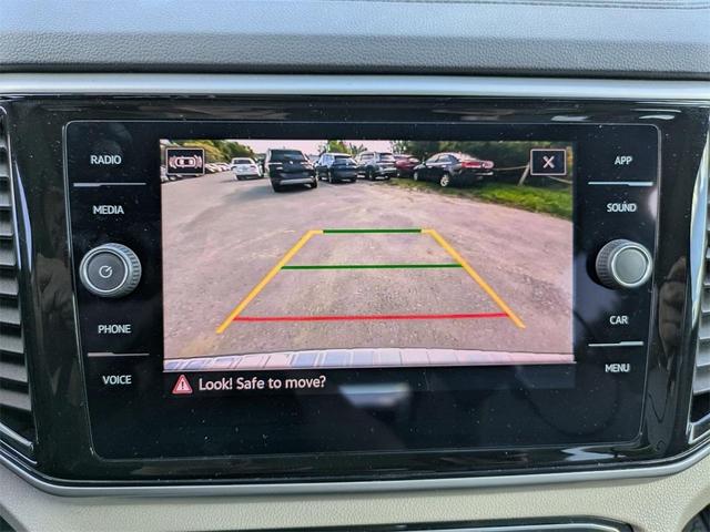 Photo of 2022 Pure White Volkswagen Atlas