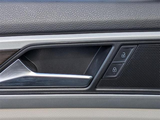Photo of 2022 Pure White Volkswagen Atlas