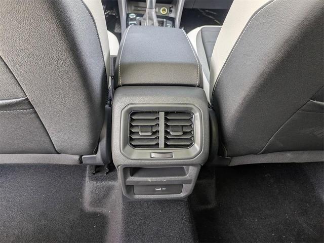 Photo of 2025 Deep Black Pearl Effect Volkswagen Taos