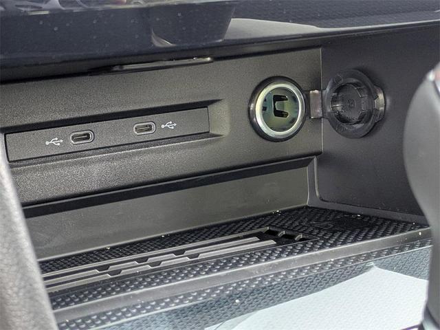 Photo of 2025 Deep Black Pearl Effect Volkswagen Taos