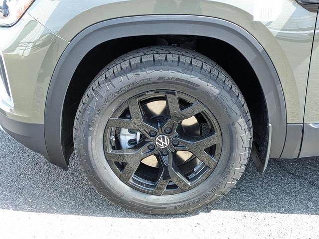 Photo of 2025 Avocado Green Pearl Volkswagen Atlas
