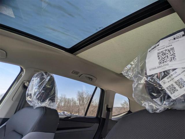 Photo of 2025 Avocado Green Pearl Volkswagen Atlas