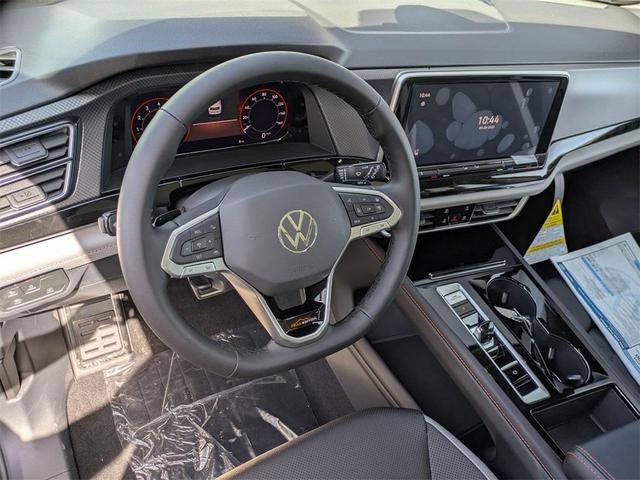 Photo of 2025 Avocado Green Pearl Volkswagen Atlas