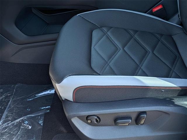 Photo of 2025 Avocado Green Pearl Volkswagen Atlas