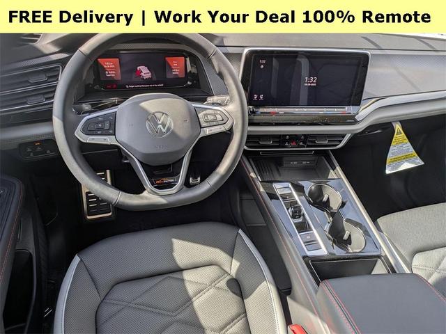 Photo of 2025 Pure Gray Volkswagen Atlas