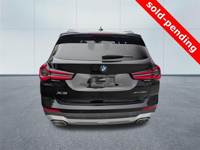 Photo of 2022 Jet Black BMW X3