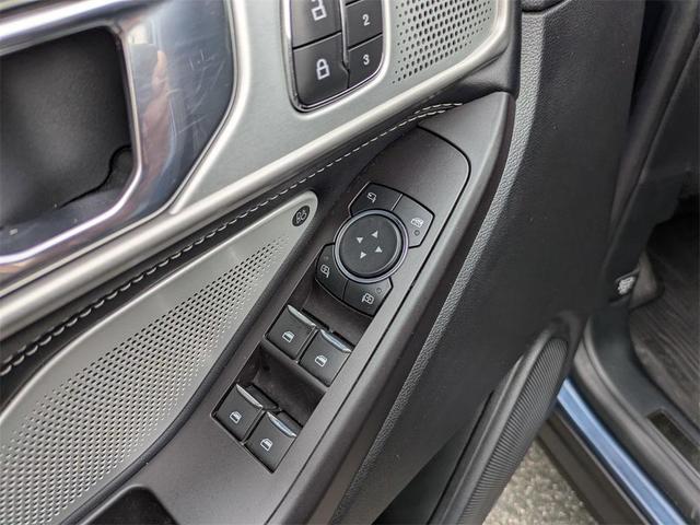 Photo of 2020 Blue Metallic Ford Explorer