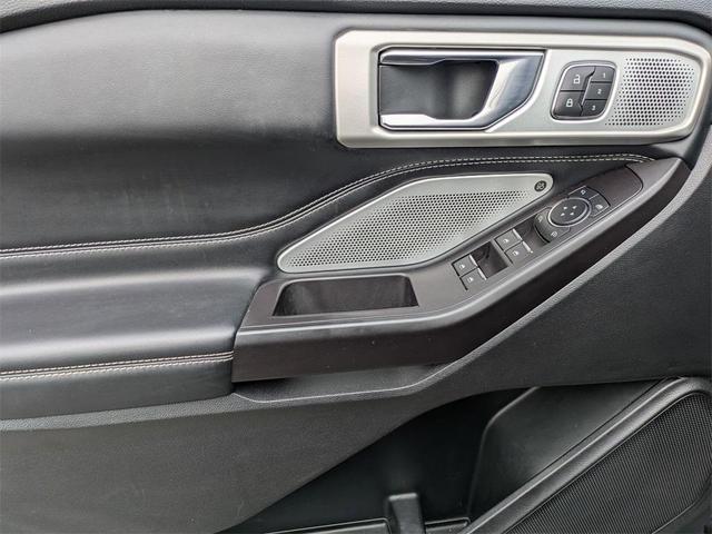 Photo of 2020 Blue Metallic Ford Explorer