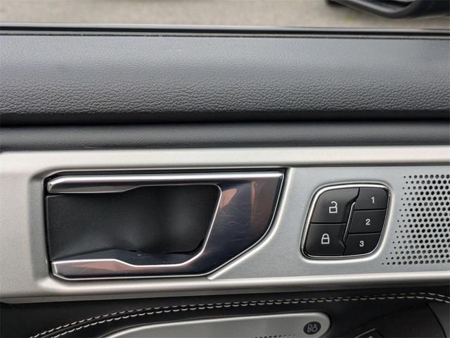 Photo of 2020 Blue Metallic Ford Explorer