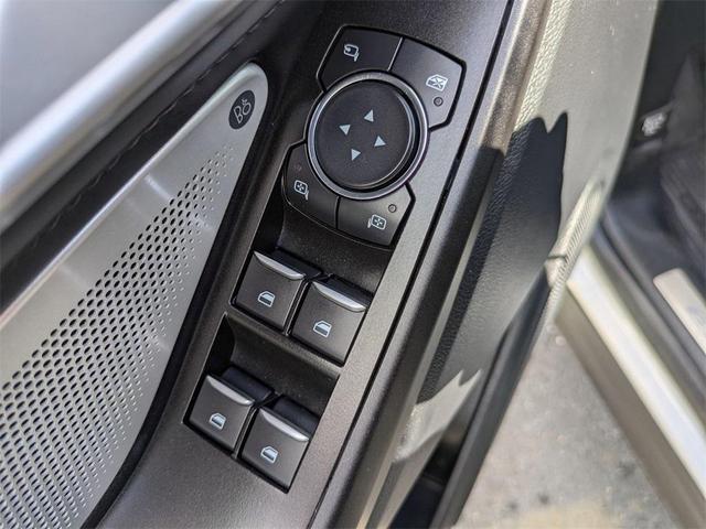 Photo of 2020 Star White Ford Explorer