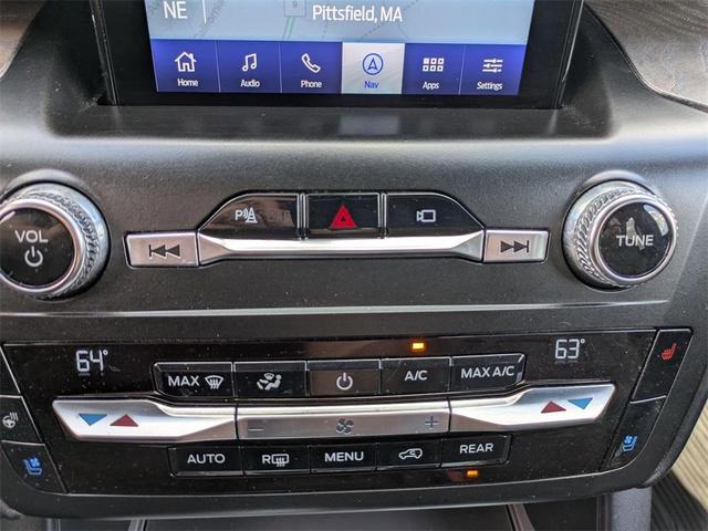 Photo of 2020 Star White Ford Explorer
