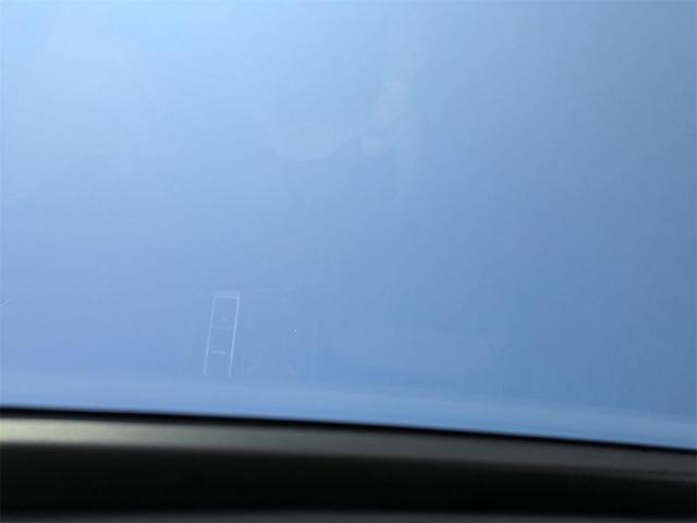 Photo of 2025 Opal White Pearl Effect Volkswagen Atlas