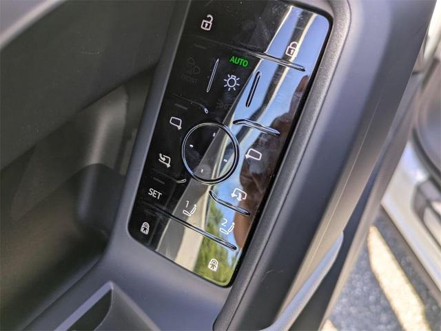 Photo of 2025 Glacier White Metallic Audi Q5