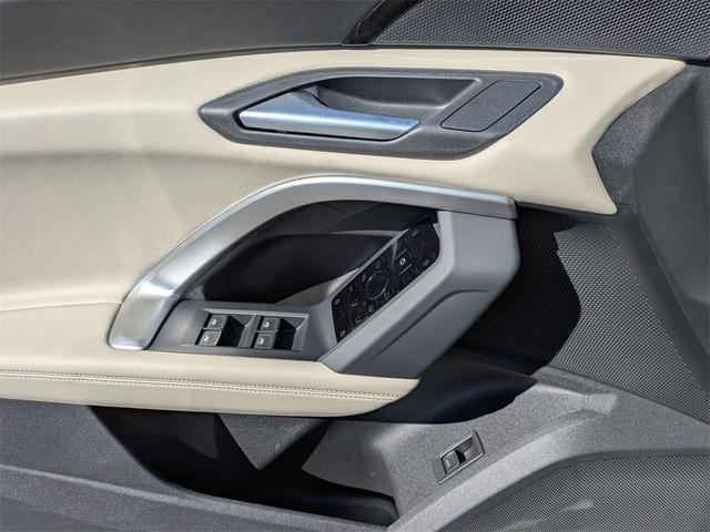 Photo of 2025 Glacier White Metallic Audi Q5
