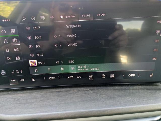 Photo of 2025 Glacier White Metallic Audi Q5