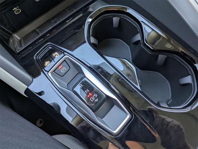 Photo of 2025 Glacier White Metallic Audi Q5