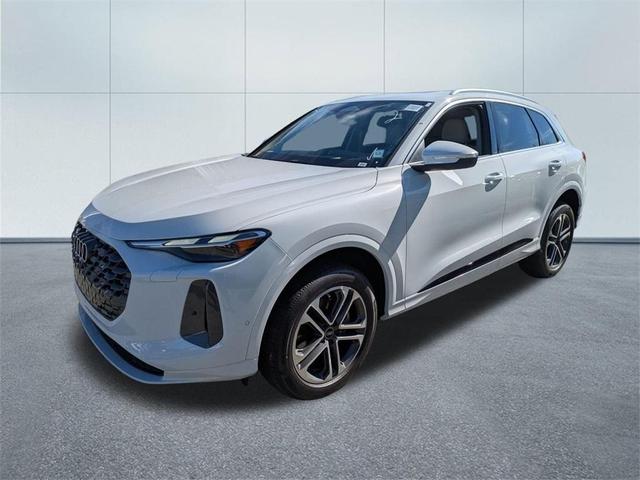 Photo of 2025 Glacier White Metallic Audi Q5