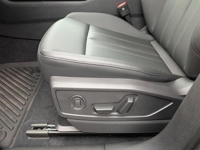 Photo of 2025 Tambora Gray Metallic Audi Q5