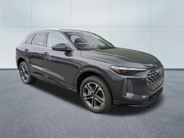 Photo of 2025 Tambora Gray Metallic Audi Q5
