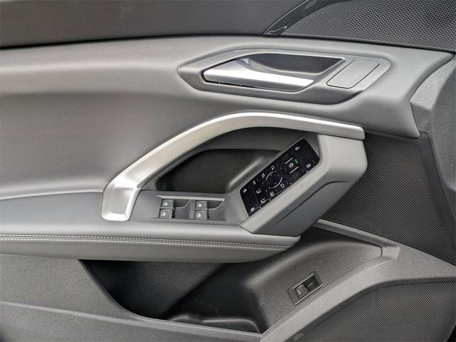 Photo of 2025 Tambora Gray Metallic Audi Q5
