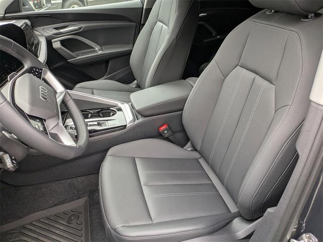 Photo of 2025 Tambora Gray Metallic Audi Q5