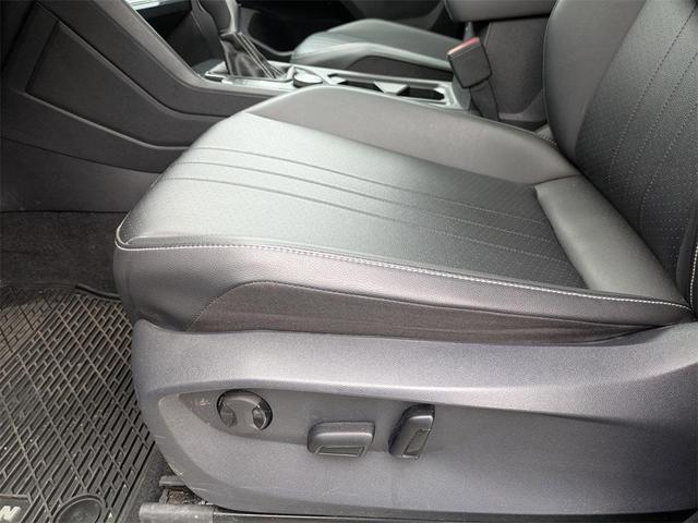 Photo of 2024 Opal White Pearl Effect Volkswagen Tiguan