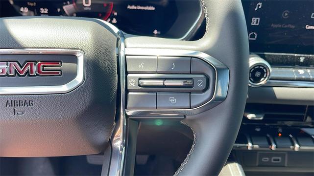 Photo of 2025 Summit White GMC Canyon