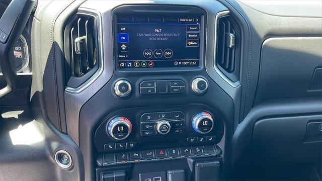 Photo of 2021 White Frost Tricoat GMC Sierra 2500