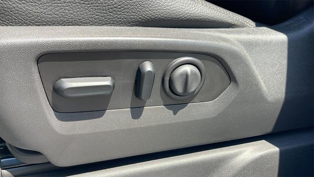 Photo of 2021 White Frost Tricoat GMC Sierra 2500