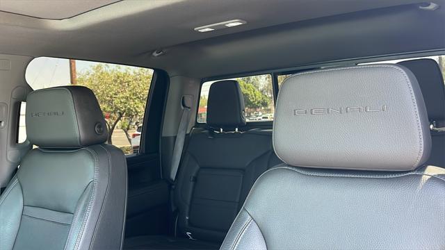 Photo of 2021 White Frost Tricoat GMC Sierra 2500