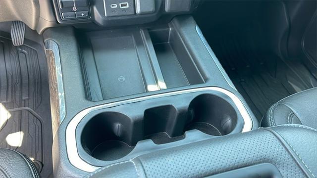 Photo of 2021 White Frost Tricoat GMC Sierra 2500