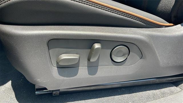 Photo of 2025 Summit White GMC Canyon