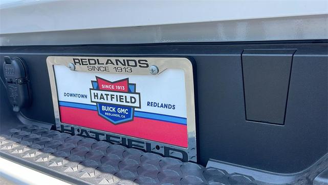 Photo of 2025 Summit White GMC Canyon
