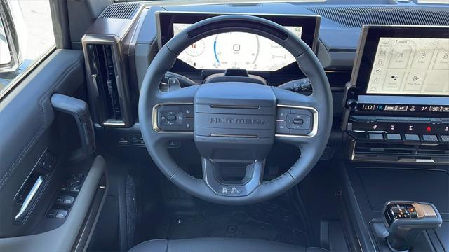 Photo of 2025 Interstellar White GMC HUMMER EV Pickup